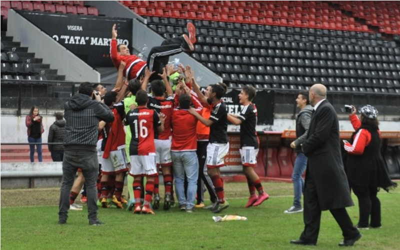 Newell's, un campen con Reserva!