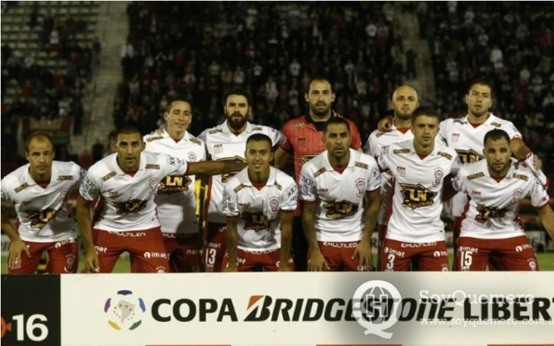Huracn tras 42 aos supera la fase de grupos en Copas Libertadores