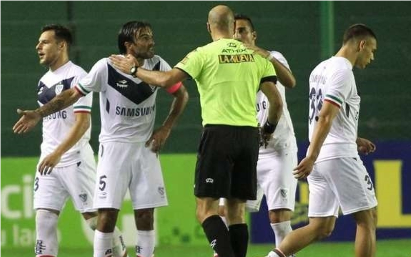 Las rojas de Fabin Cubero en Vlez Sarsfield